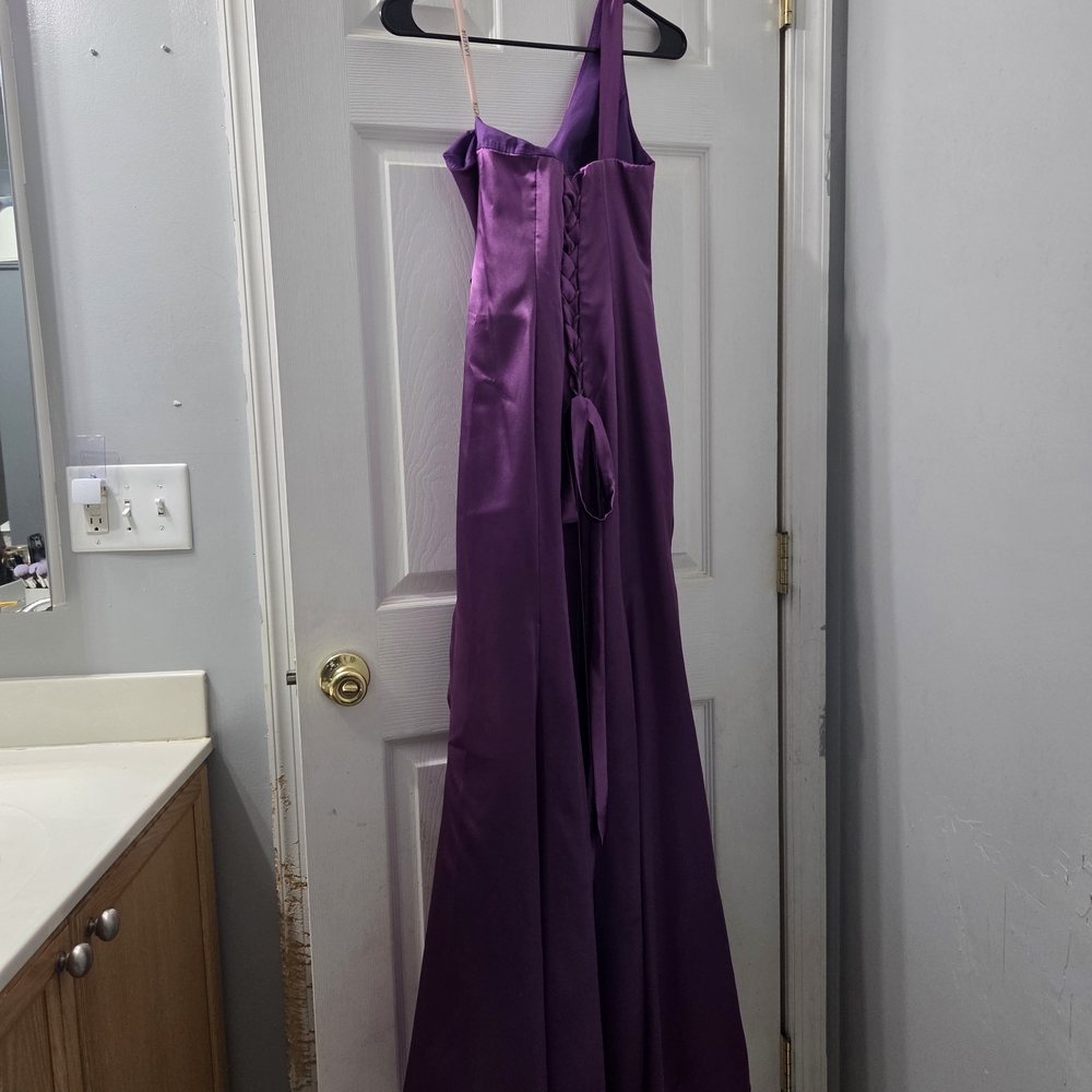 Elegant One Shoulder Satin Dress in Deep Purple - Picture 6 of 12